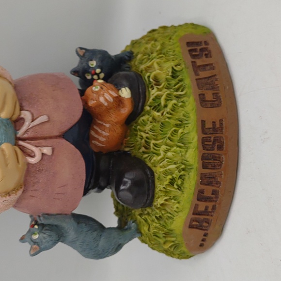 Crazy Cat Lady 9” Indoor Outdoor Gnome Big Mouth resin decor kitten kitty lover - Picture 3 of 12